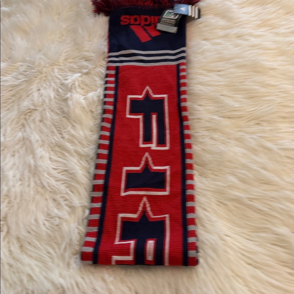 Chicago Themed Knit Scarf length 52” brand new brand adidas - Picture 4 of 8